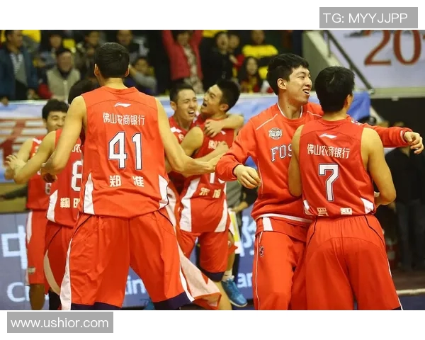 重庆篮球队总决赛精彩表现解析展现团队力量与拼搏精神